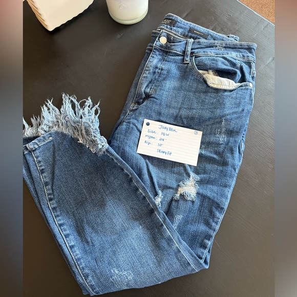 Judy Blue Distressed Crop Blue Jeans, size 18W - Picture 3 of 4